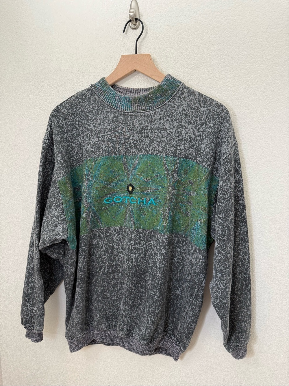 Vintage 1997 Gotcha Skate/Surf Brand Crewneck Sweatshirt Pullover Size Small